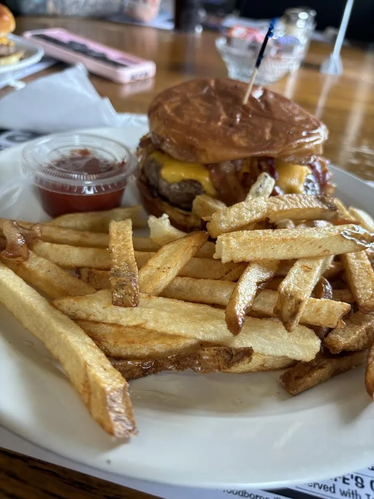 Bacon Cheeseburger with Fries
